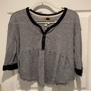 Free People grey cropped flowy shirt